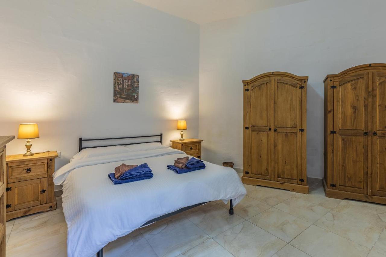 Bormla - Comfortable Two Bedroom Apartment Cospicua Exterior photo