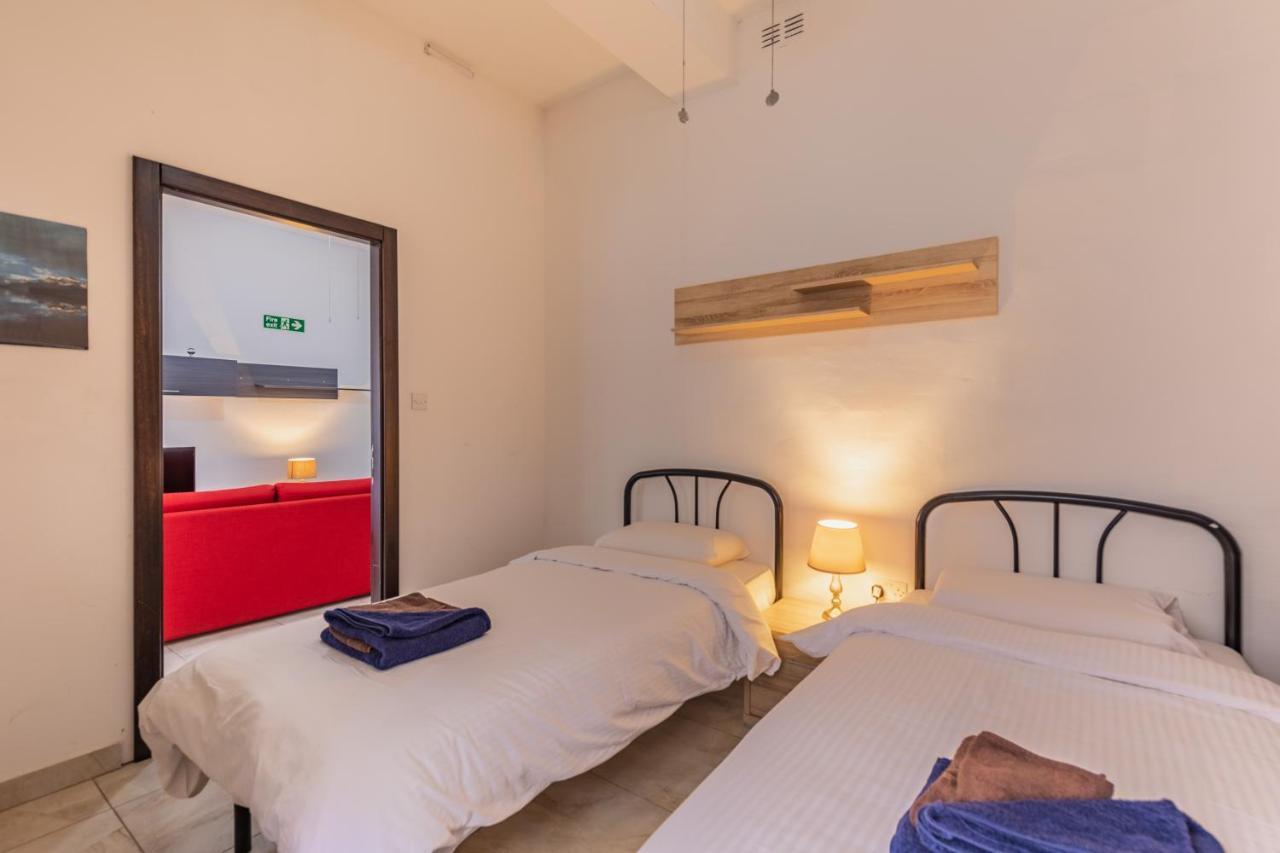Bormla - Comfortable Two Bedroom Apartment Cospicua Exterior photo